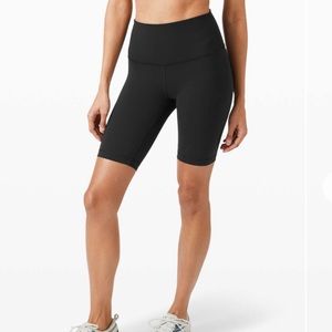 Lululemon Wunder Train High Rise Short 8" size 6 EUC